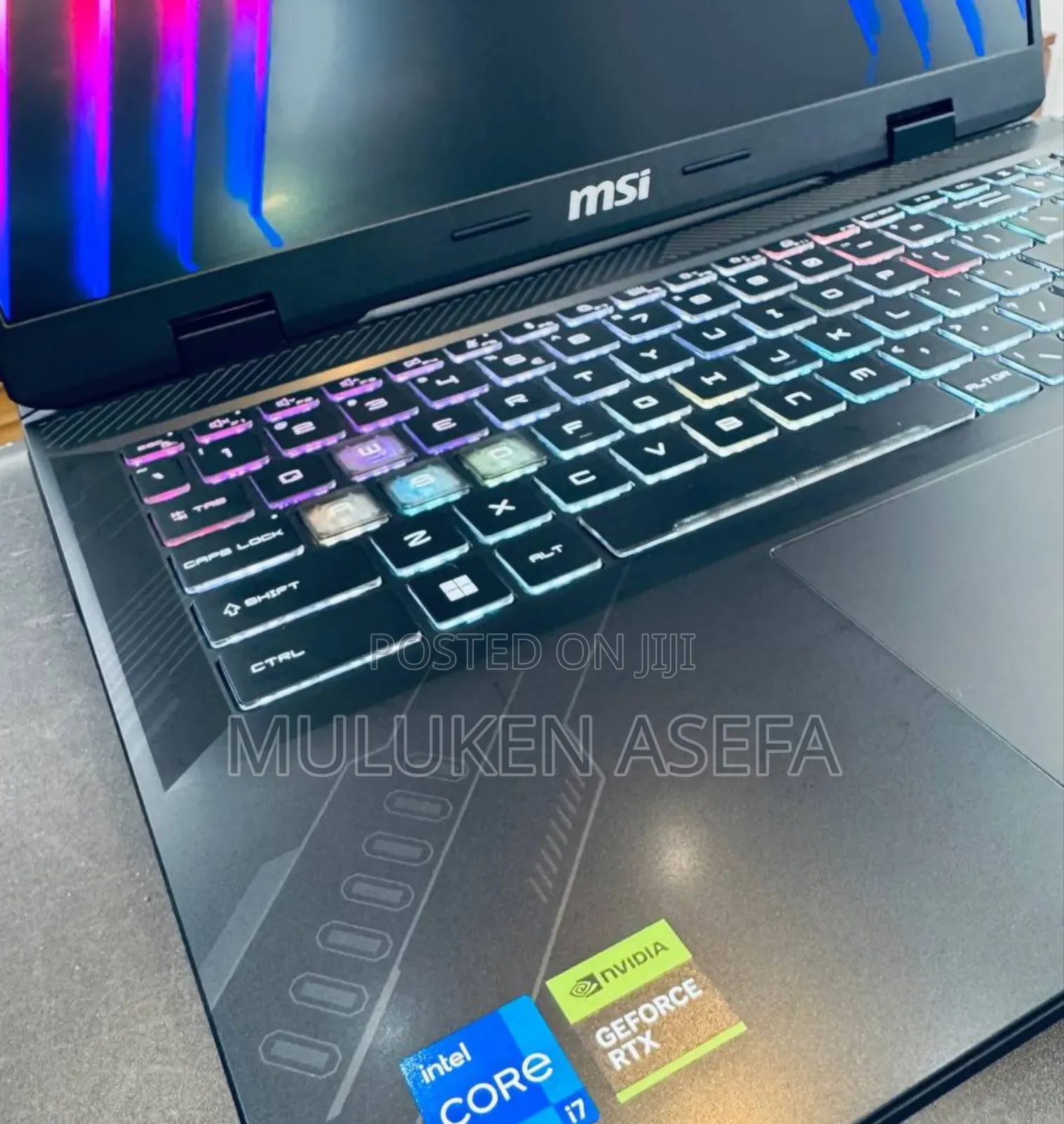 New Laptop MSI Creator 17 B11uh-416 8GB Intel Core I7 SSD 1T