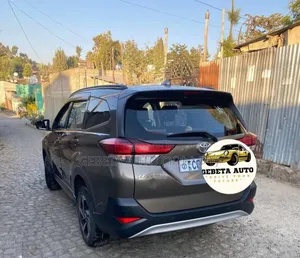 Toyota Rush 2021 Silver