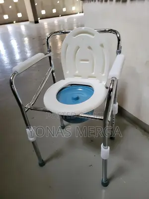 Photo - Shower Commode Chairظ賄toilet Elevated Frame立ؤtoilet Chair