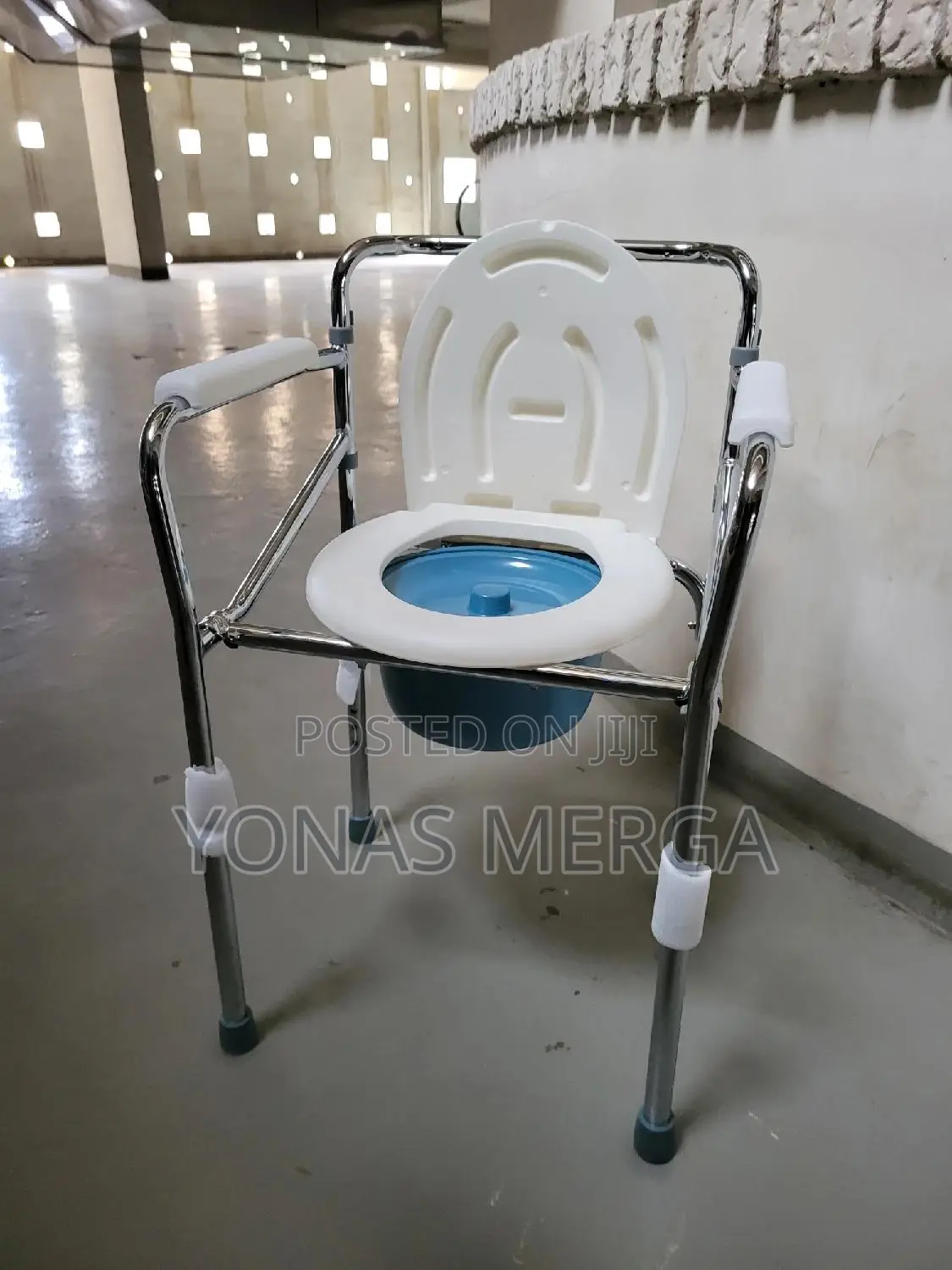 Toilet Chair, Height-Adjustable号كload Capacity Up to 150 Kg