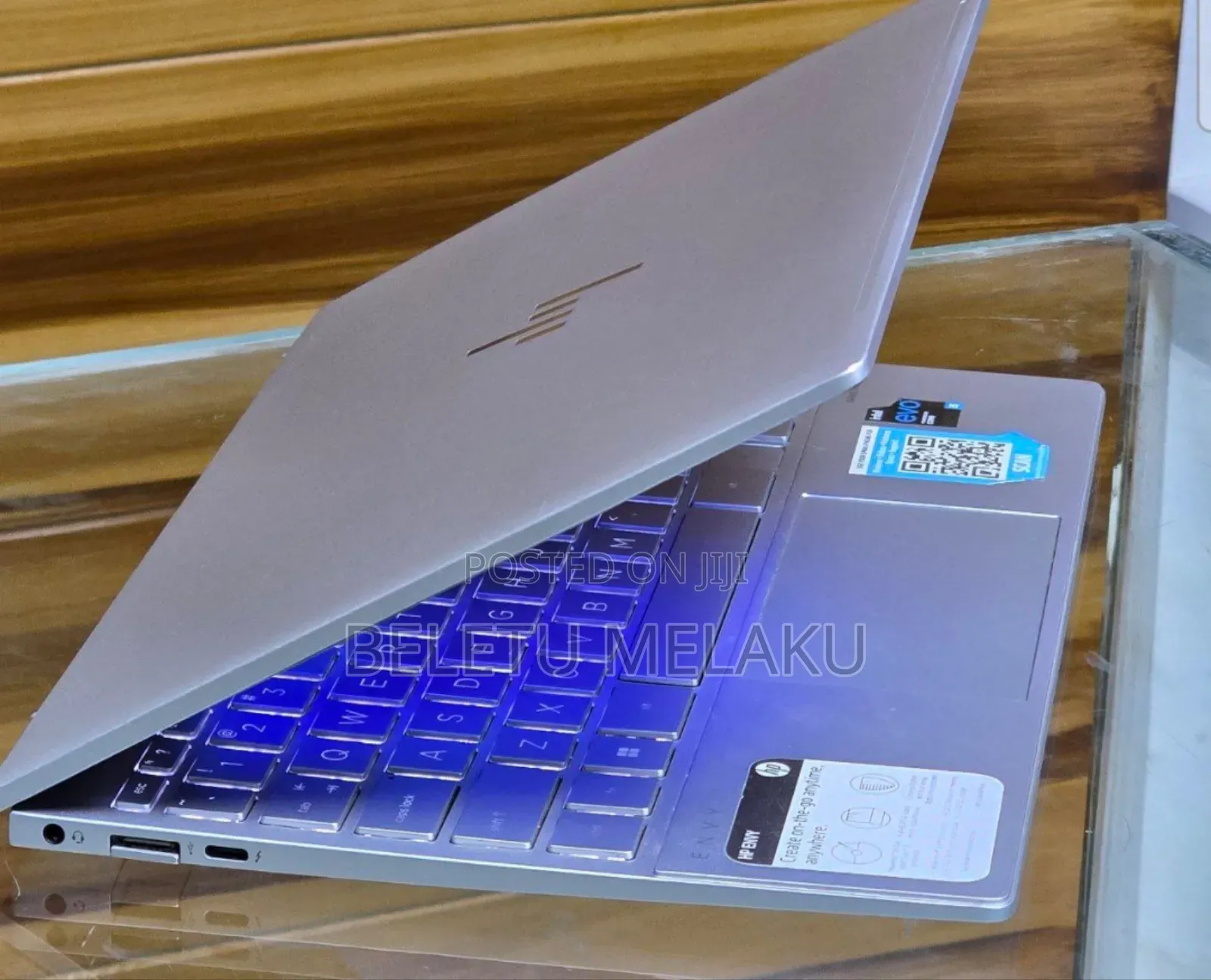 New Laptop HP Envy 14 8GB Intel Core I5 SSD 256GB