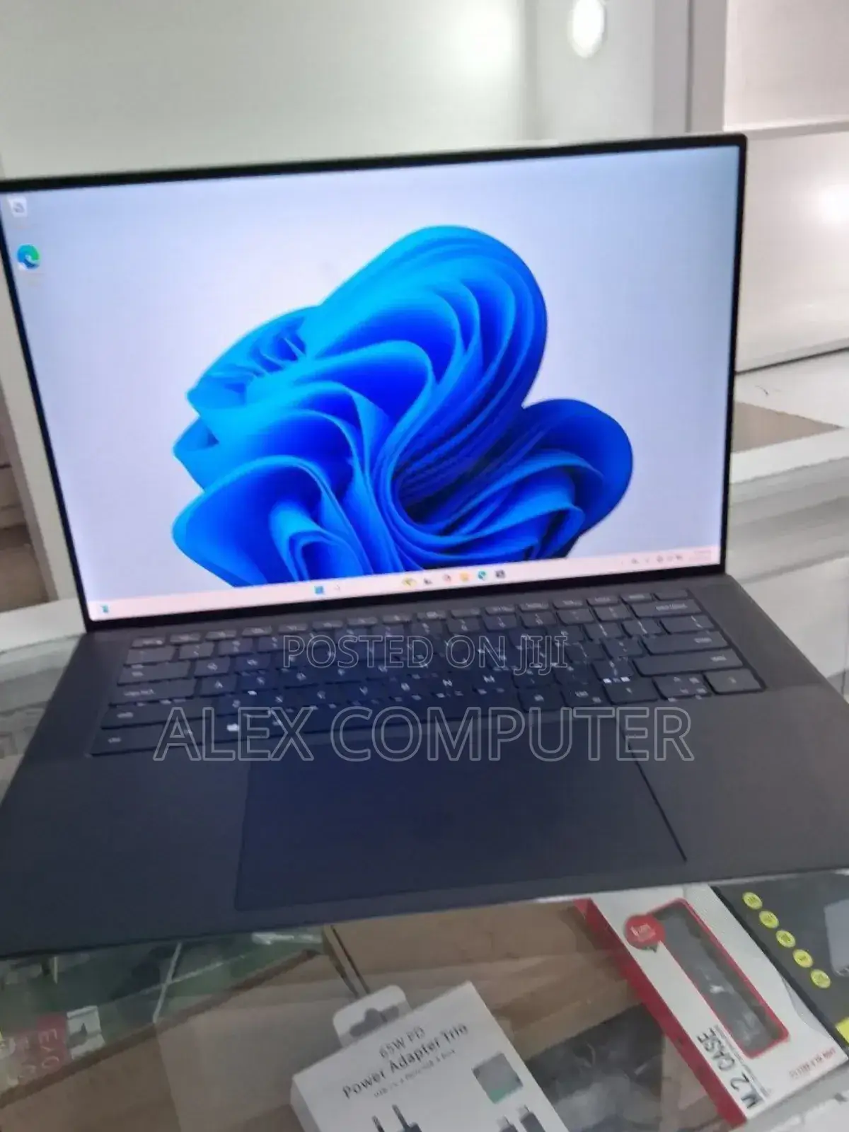 New Laptop Dell Precision 5550 16GB Intel Core I7 SSD 512GB