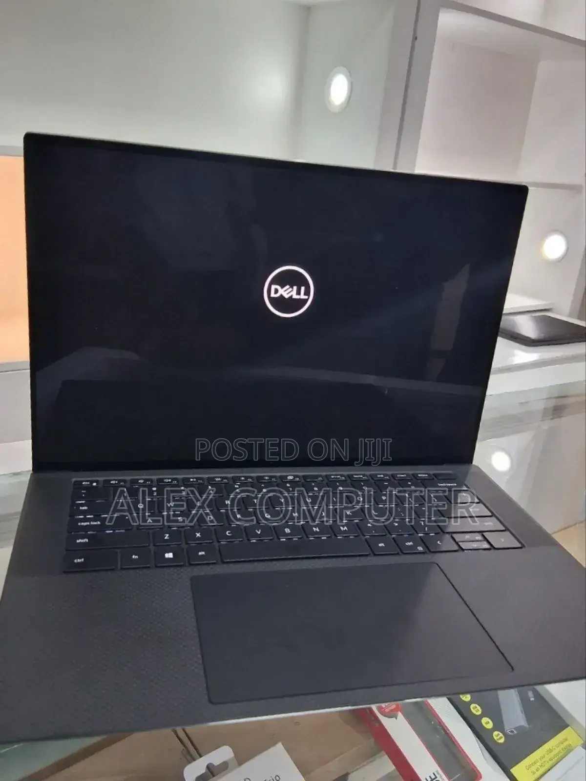 New Laptop Dell Precision 5550 16GB Intel Core I7 SSD 512GB