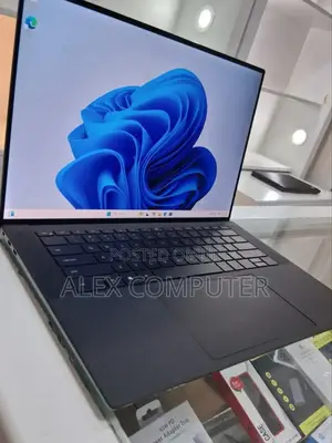 New Laptop Dell Precision 5550 16GB Intel Core I7 SSD 512GB