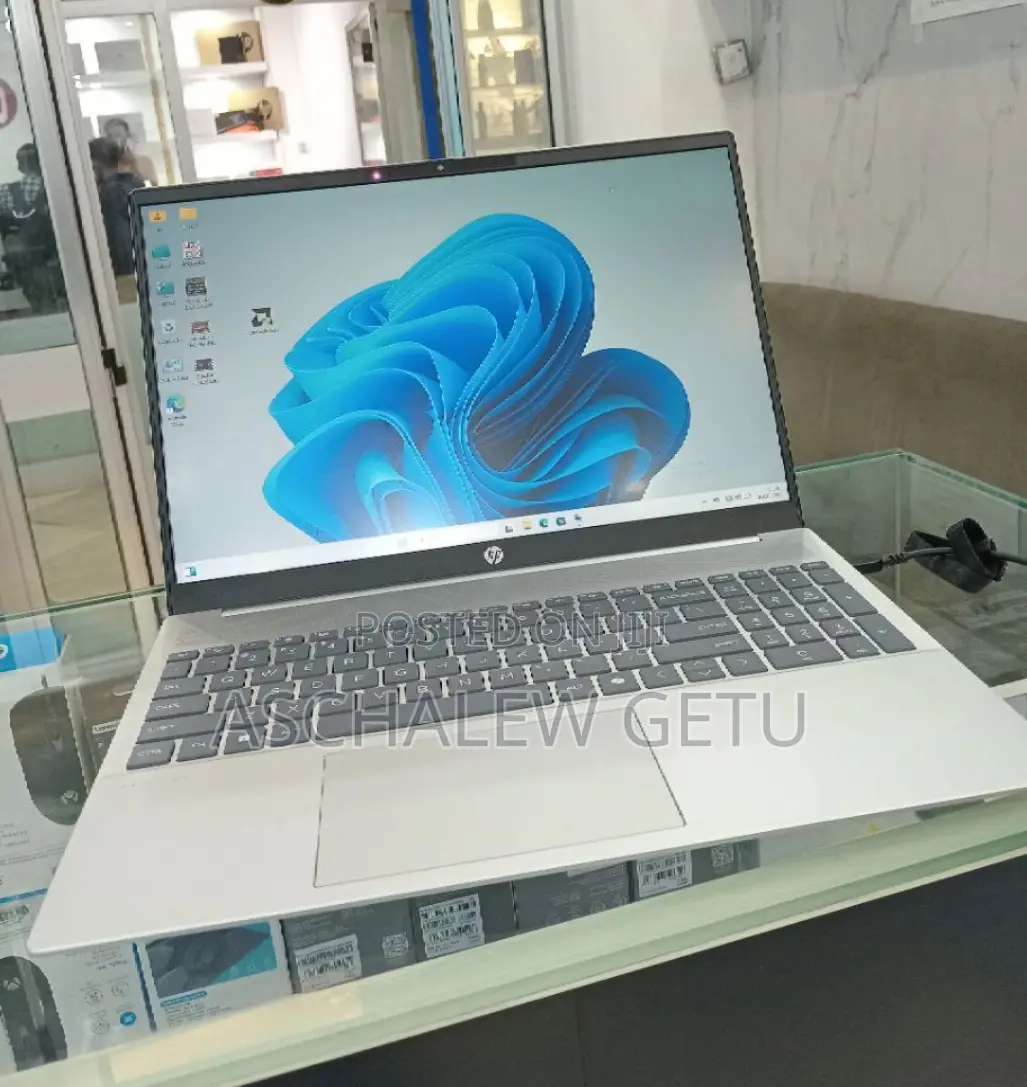 New Laptop HP Pavilion 15 16GB AMD Ryzen 7 SSD 512GB