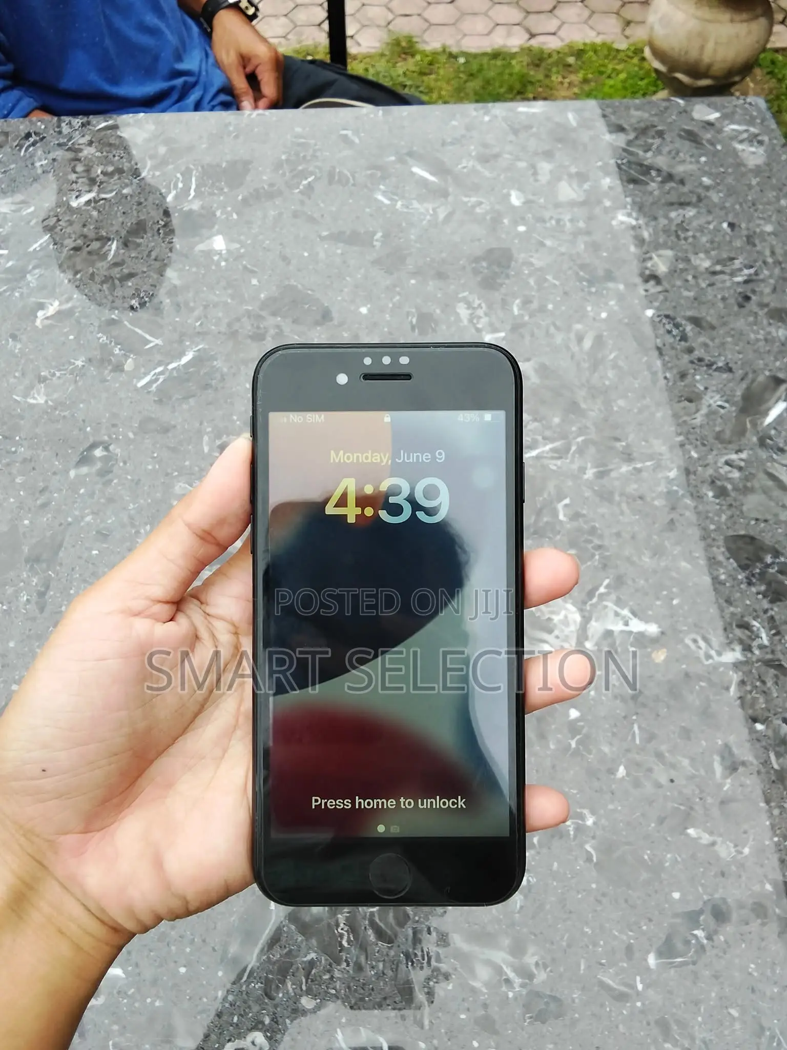 Apple iPhone SE (2020) 64 GB Black