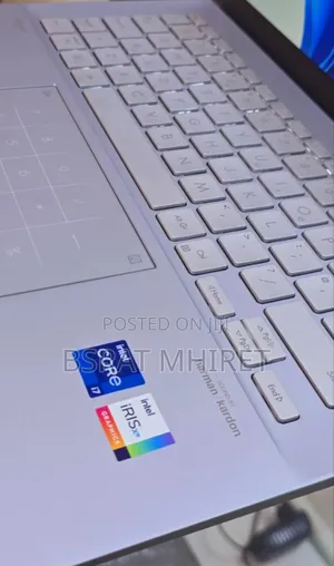 New Laptop Asus ZenBook 13 UX331UN 16GB Intel Core I7 SSD 1T