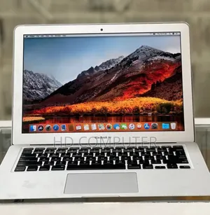 New Laptop Apple MacBook Pro 2017 8GB Intel Core I7 SSD 256GB