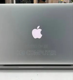 New Laptop Apple MacBook Pro 2017 8GB Intel Core I7 SSD 256GB