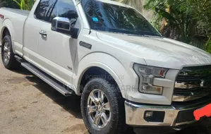 Photo - Ford F-150 2016 White