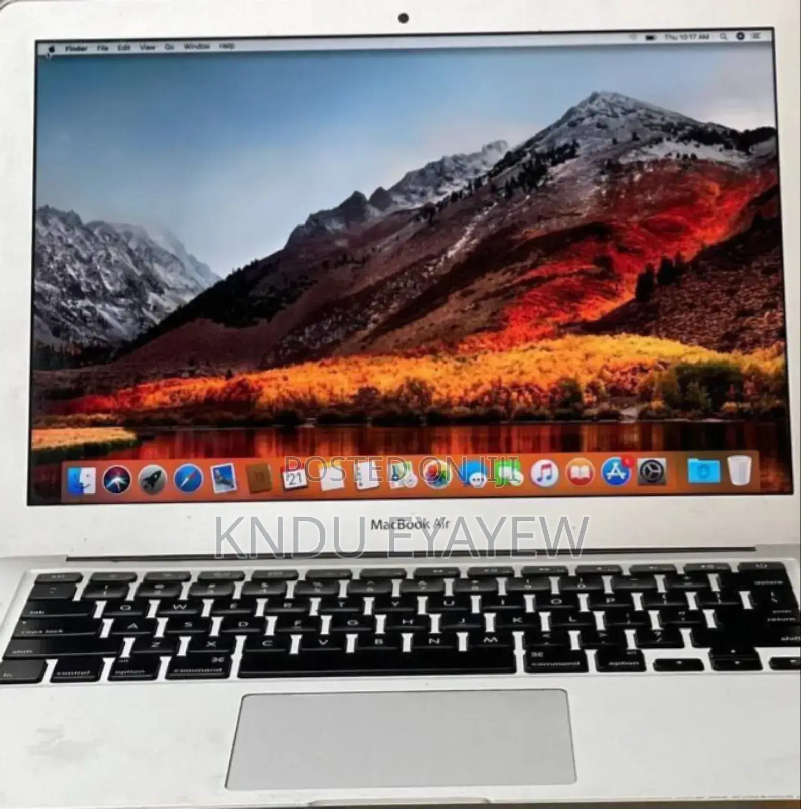 New Laptop Apple MacBook Pro 2017 8GB Intel Core I7 SSD 256GB