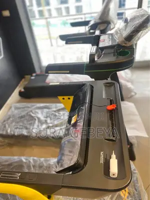 Photo - Reebok Treadmillsከፍተኛ ደረጃ የስፖርት እና የአካል ብቃት መሣሪያዎች