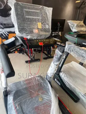 Photo - New 00 Reebok Treadmills የአካል ብቃት መሣሪያዎች