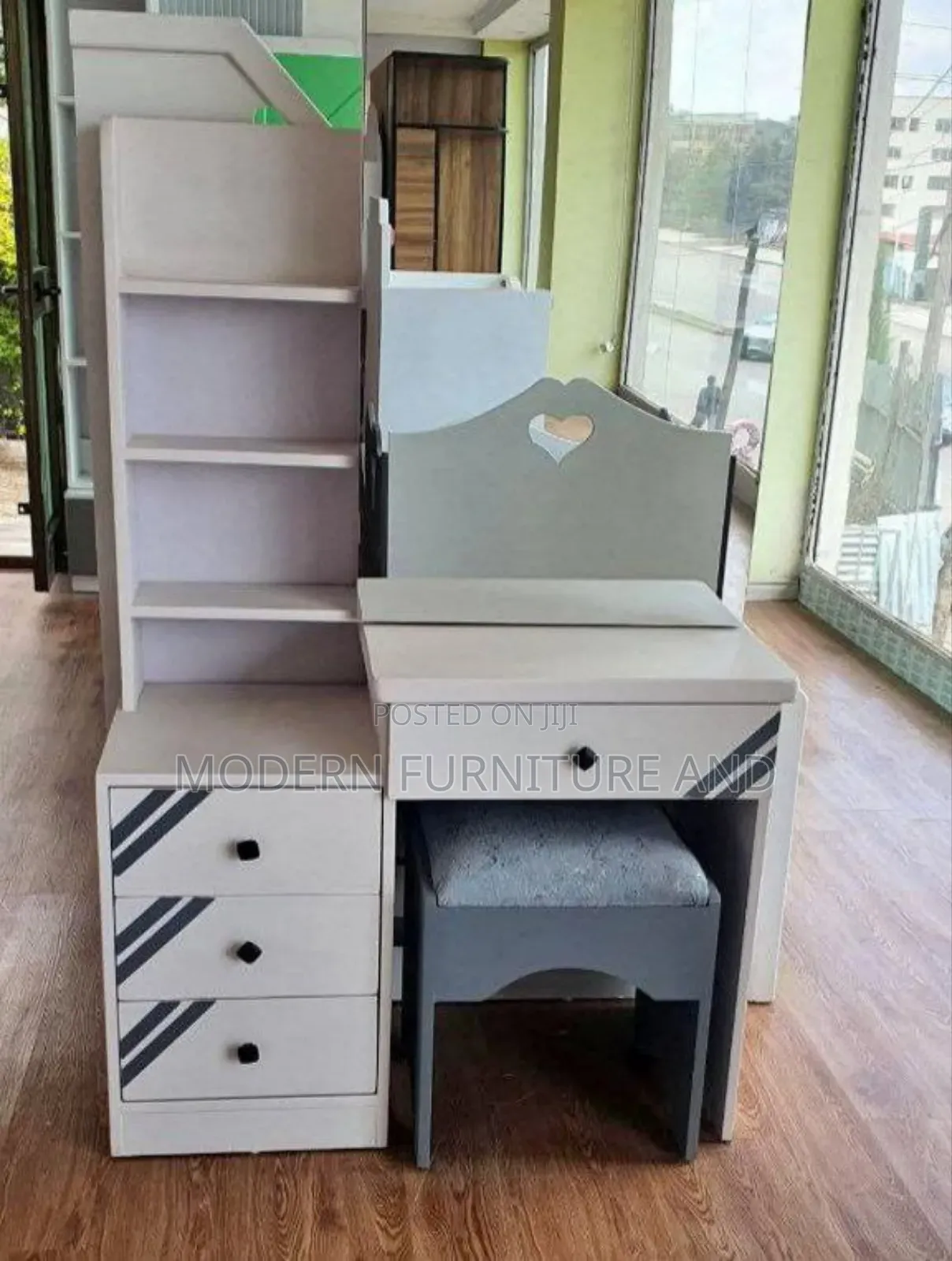 Elegant Dressing Table With Mirror(Stylish Functional)