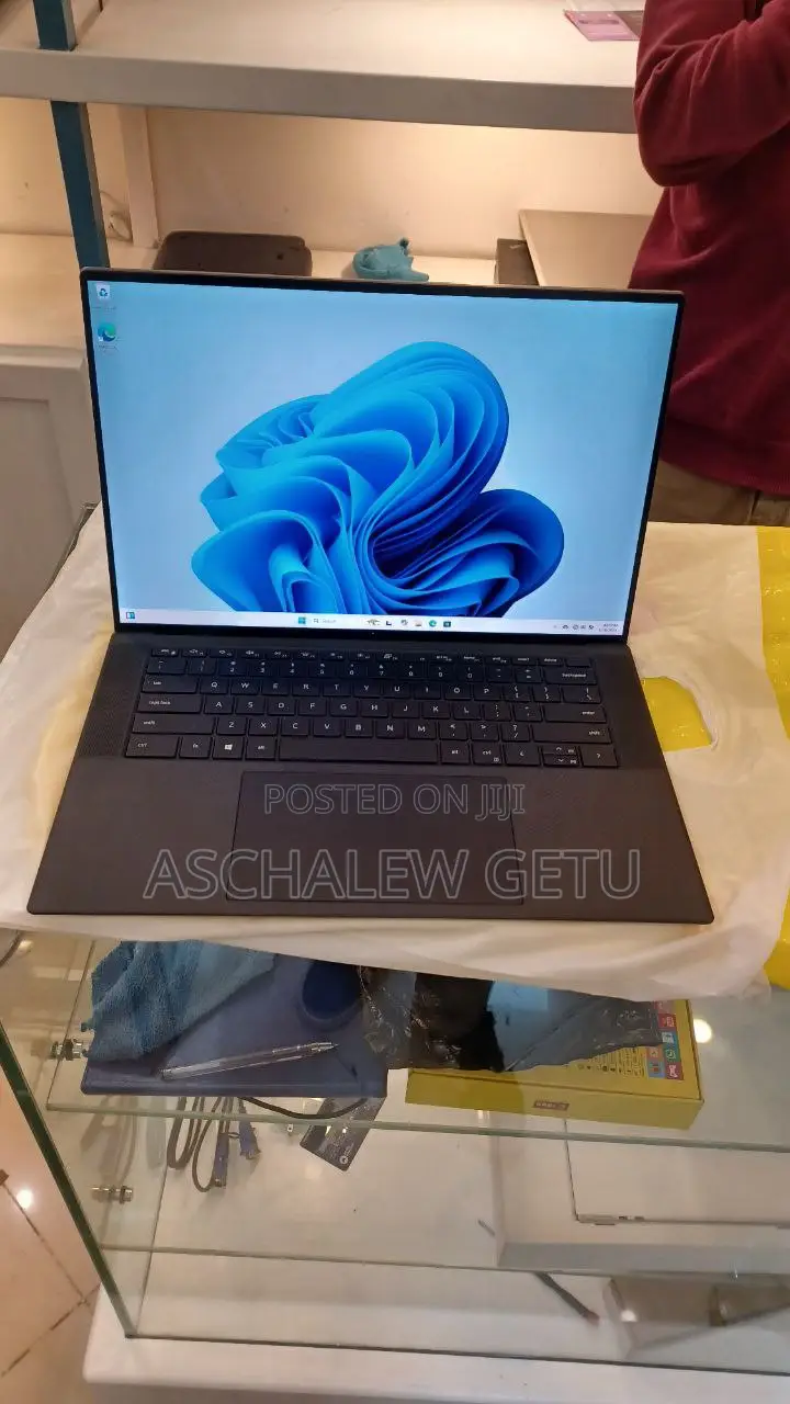 New Laptop Dell Precision 5550 16GB Intel Core I7 SSD 512GB