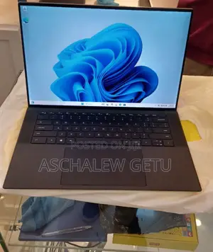 New Laptop Dell Precision 5550 16GB Intel Core I7 SSD 512GB