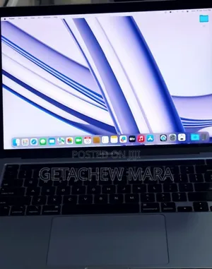 New Laptop Apple MacBook Pro M1 8GB Intel Core I7 SSD 256GB