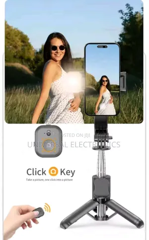 360° Tripod Selfie-Stick With Rechargable Fill Light