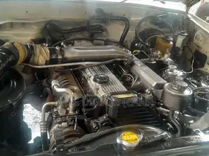 Toyota Land Cruiser 1990 White