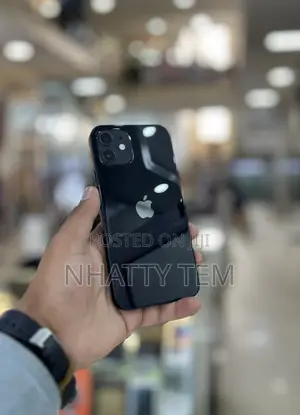 Photo - Apple iPhone 12 128 GB Black