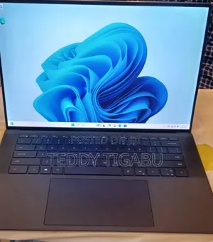 New Laptop Dell Precision 5550 16GB Intel Core I7 SSD 512GB