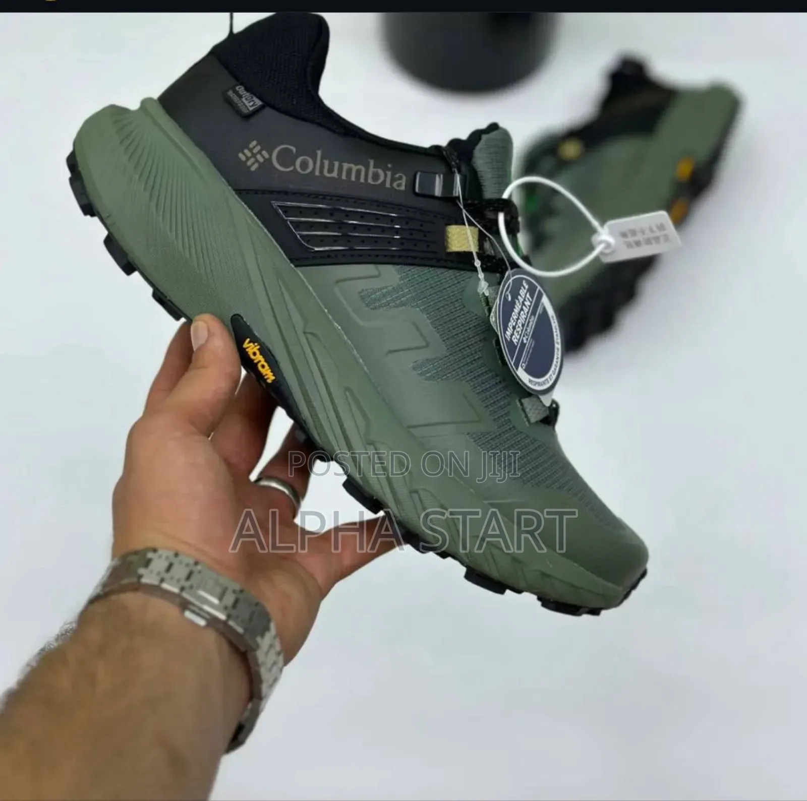 Colombia Water Proof 67 Smooth Sneakers for Hiking for You