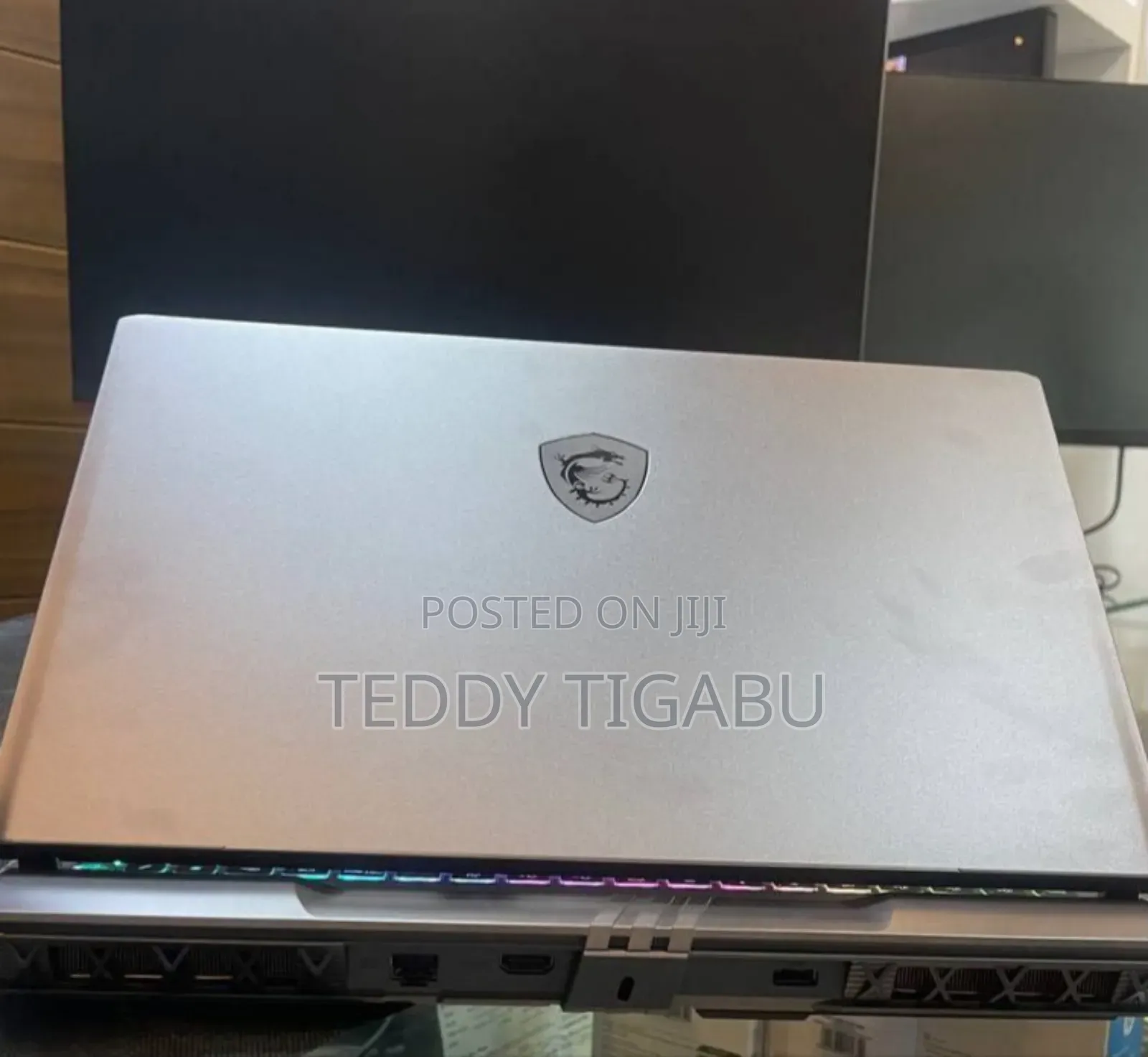 New Laptop MSI Vector 17 HX AI A2XWJG 16GB Intel Core Ultra 7 SSD 1T