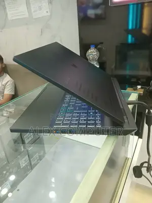 New Laptop Acer Predator Helios 18 PH18-71 16GB Intel Core I9 SSD 1T