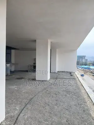 በመሀል ቦሌ በ4ሚሌን900ሺ ብር አጠቃላይ ክፍያ የንግድ ሱቅ ሽያጭ