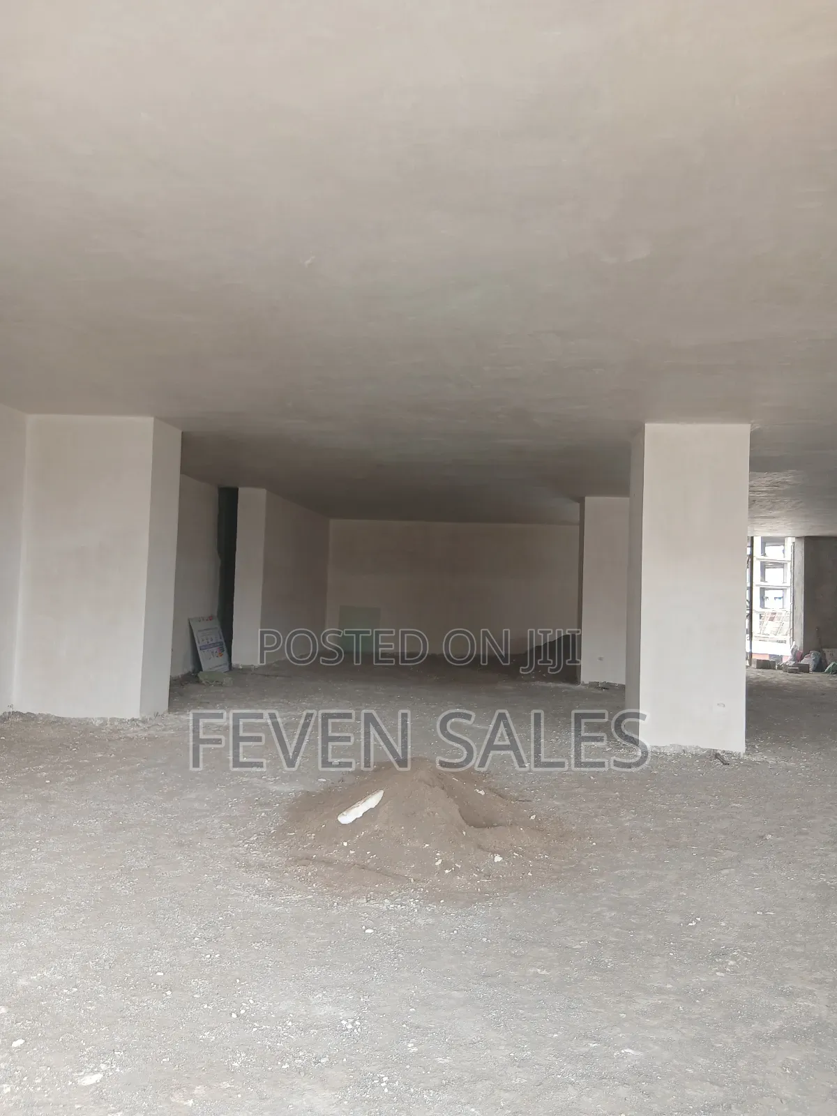 በመሀል ቦሌ በ2ሚሌን ብር አጠቃላይ ክፍያ የንግድ ሱቅ ሽያጭ