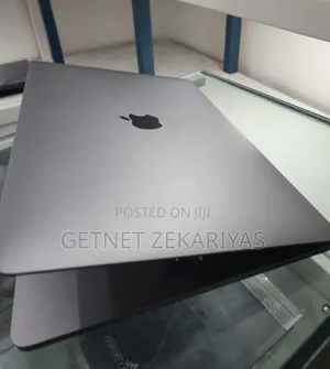 New Laptop Apple MacBook Pro 2019 8GB Intel Core I5 SSD 256GB