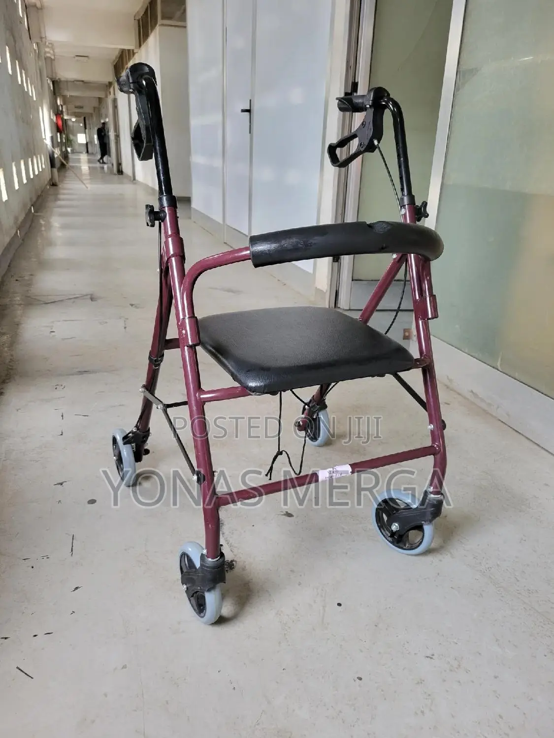 Walker With Seat Backrest长نwalker□ፗstability While Walking