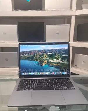 New Laptop Apple MacBook Pro 2019 8GB Intel Core I5 SSD 256GB