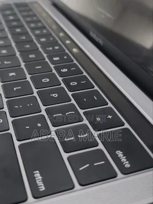 New Laptop Apple MacBook Pro 2019 8GB Intel Core I5 SSD 256GB