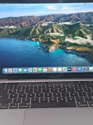 New Laptop Apple MacBook Pro 2019 8GB Intel Core I5 SSD 256GB