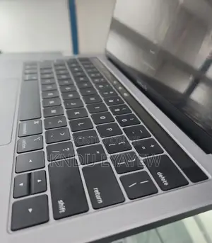 New Laptop Apple MacBook Pro 2019 8GB Intel Core I5 SSD 256GB