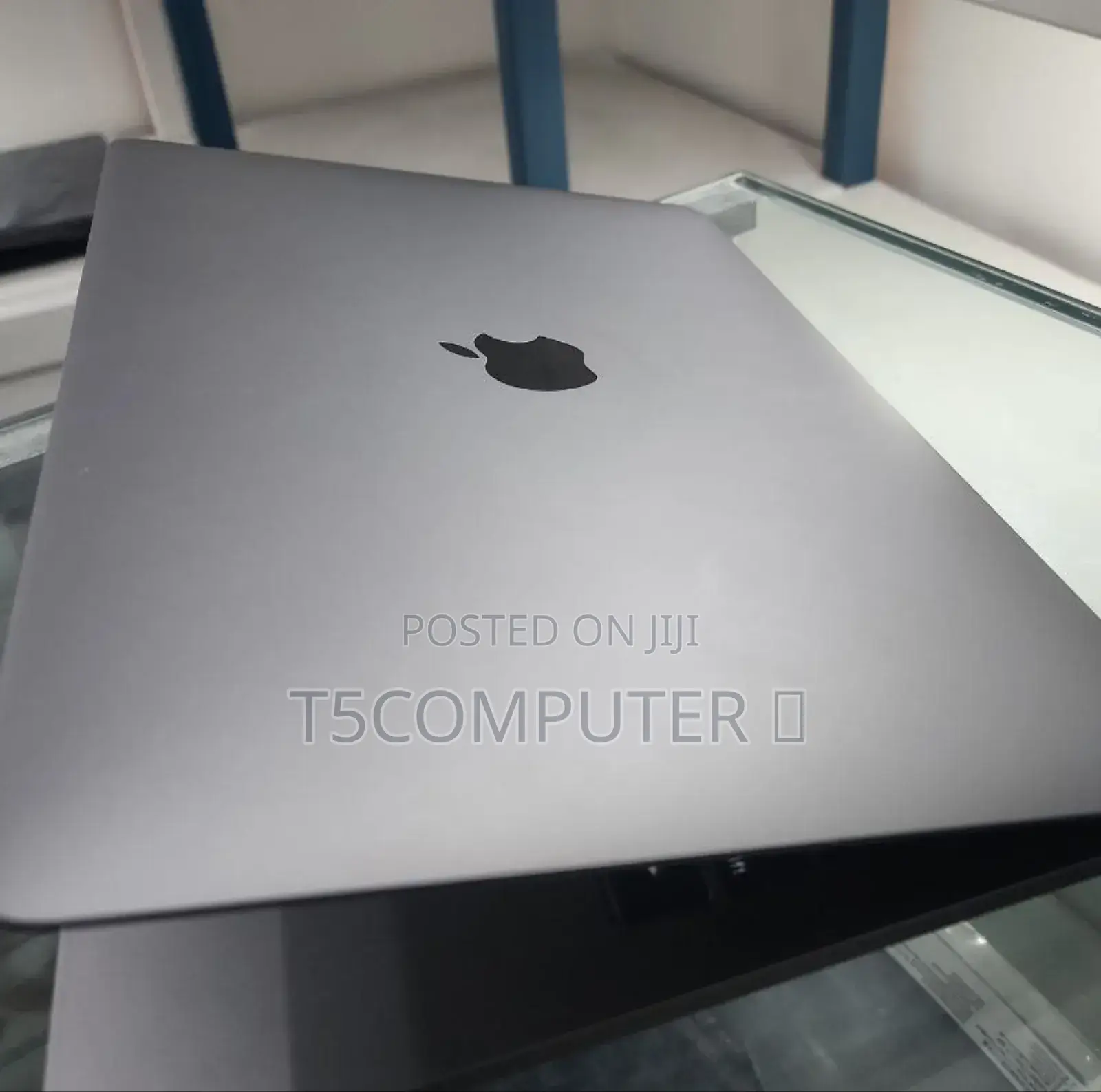 New Laptop Apple MacBook Pro 2019 8GB Intel Core I5 SSD 256GB