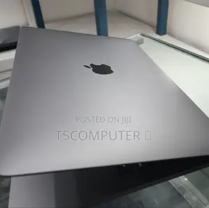 New Laptop Apple MacBook Pro 2019 8GB Intel Core I5 SSD 256GB