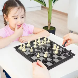 Photo - 3 በ 1 የያዘ ቼዝ መጫወቻ