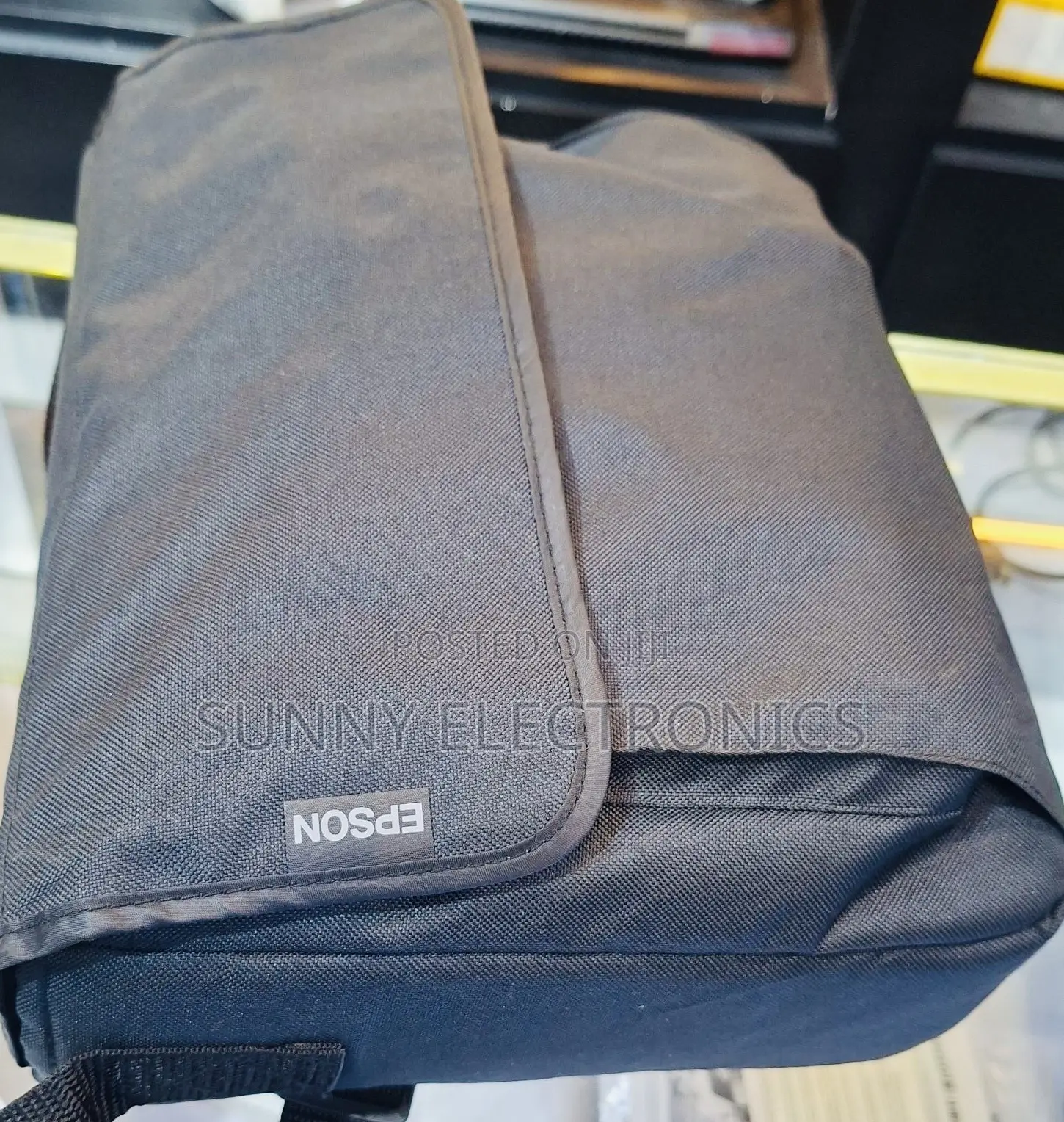 Rand New Epson Projector With Bag , Remote