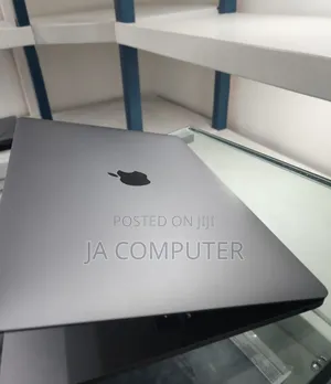 New Laptop Apple MacBook Pro 2019 8GB Intel Core I5 SSD 256GB