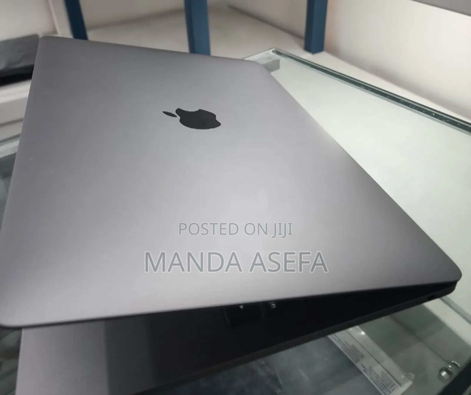 New Laptop Apple MacBook Pro 2019 8GB Intel Core I5 SSD 256GB