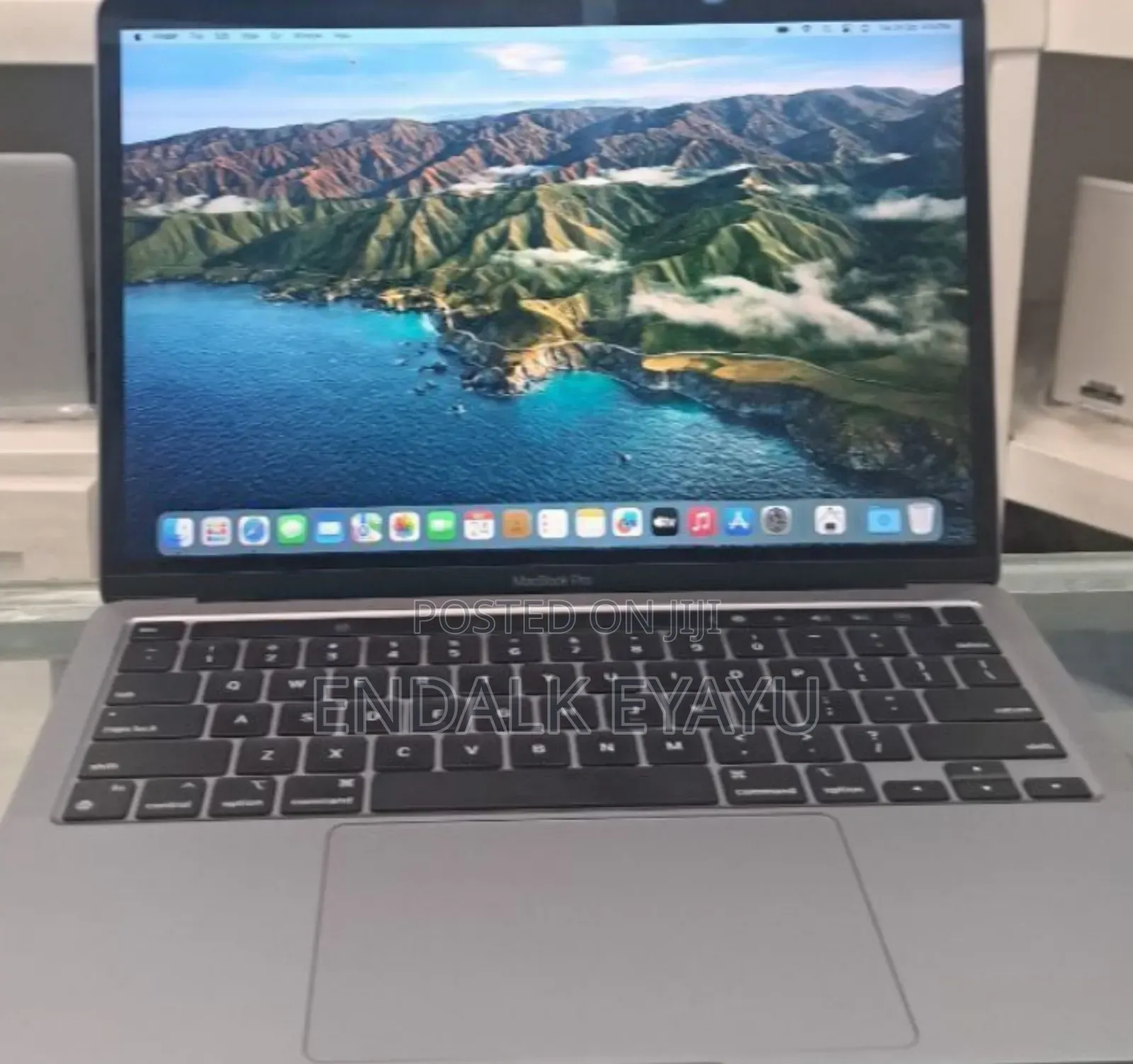 New Laptop Apple MacBook Pro 2019 8GB Intel Core I5 SSD 256GB