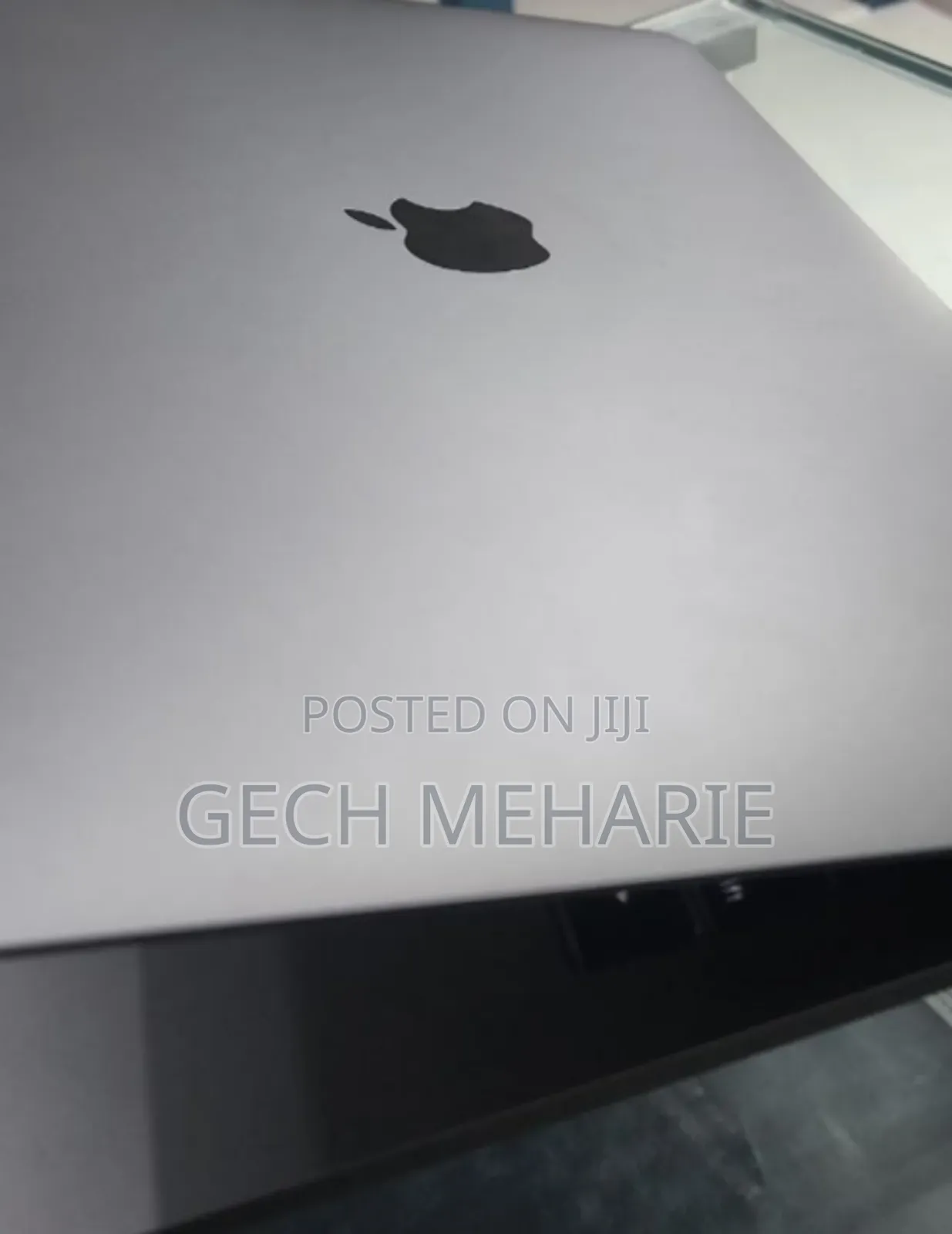 New Laptop Apple MacBook Pro 2019 8GB Intel Core I5 SSD 256GB