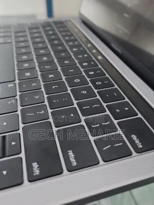 New Laptop Apple MacBook Pro 2019 8GB Intel Core I5 SSD 256GB