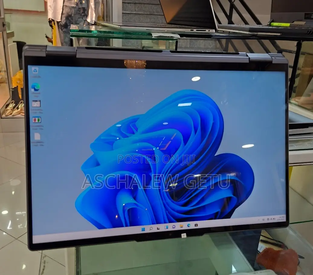 New Laptop Lenovo Yoga 7i 16GB Intel Core I7 SSD 1T