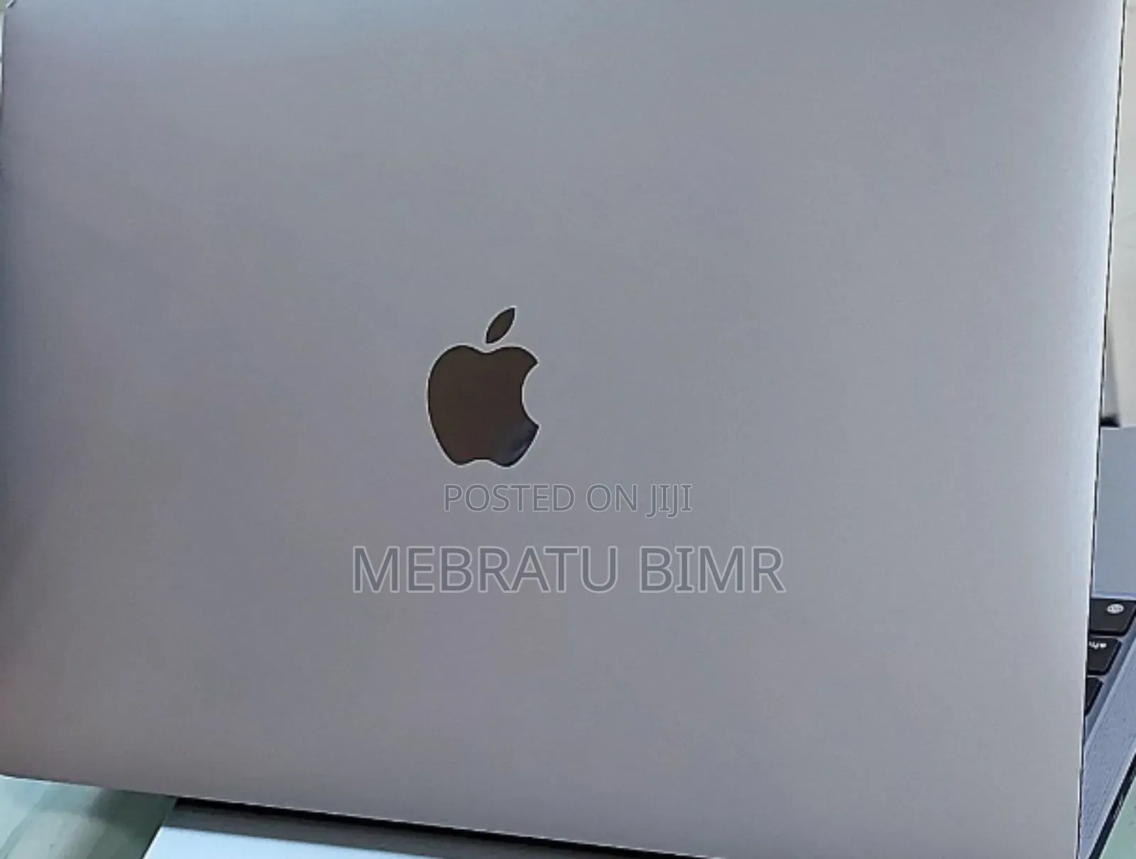 New Laptop Apple MacBook Pro 2022 M2 8GB Apple M2 SSD 512GB