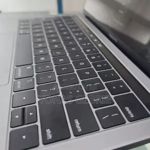 Photo - New Laptop Apple MacBook Pro 2019 8GB Intel Core I5 SSD 256GB