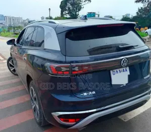 Volkswagen ID.6 2024 Blue