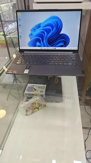 New Laptop Lenovo Yoga 2 16GB AMD Ryzen 7 SSD 1T